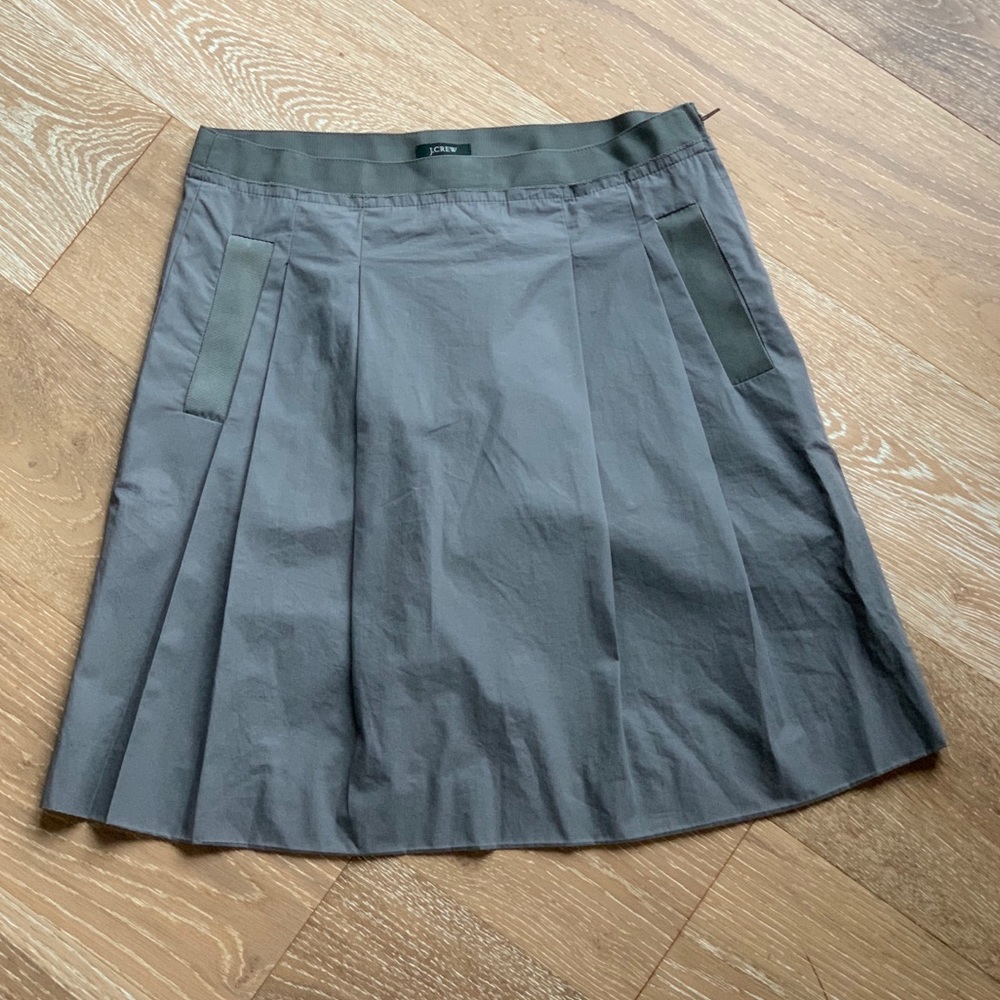 J. Crew | GREY Skirt w/ POCKETS + Back Zip